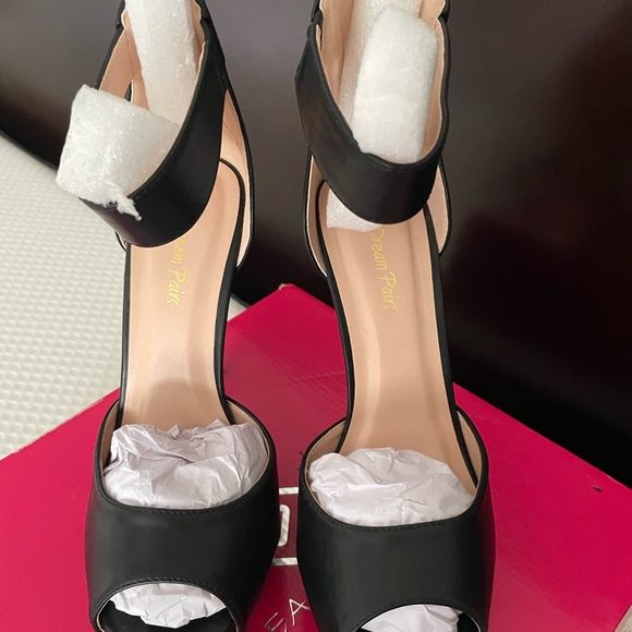 Great condition and kept wrapped in the box. Only worn once. - Picture 3 of 6